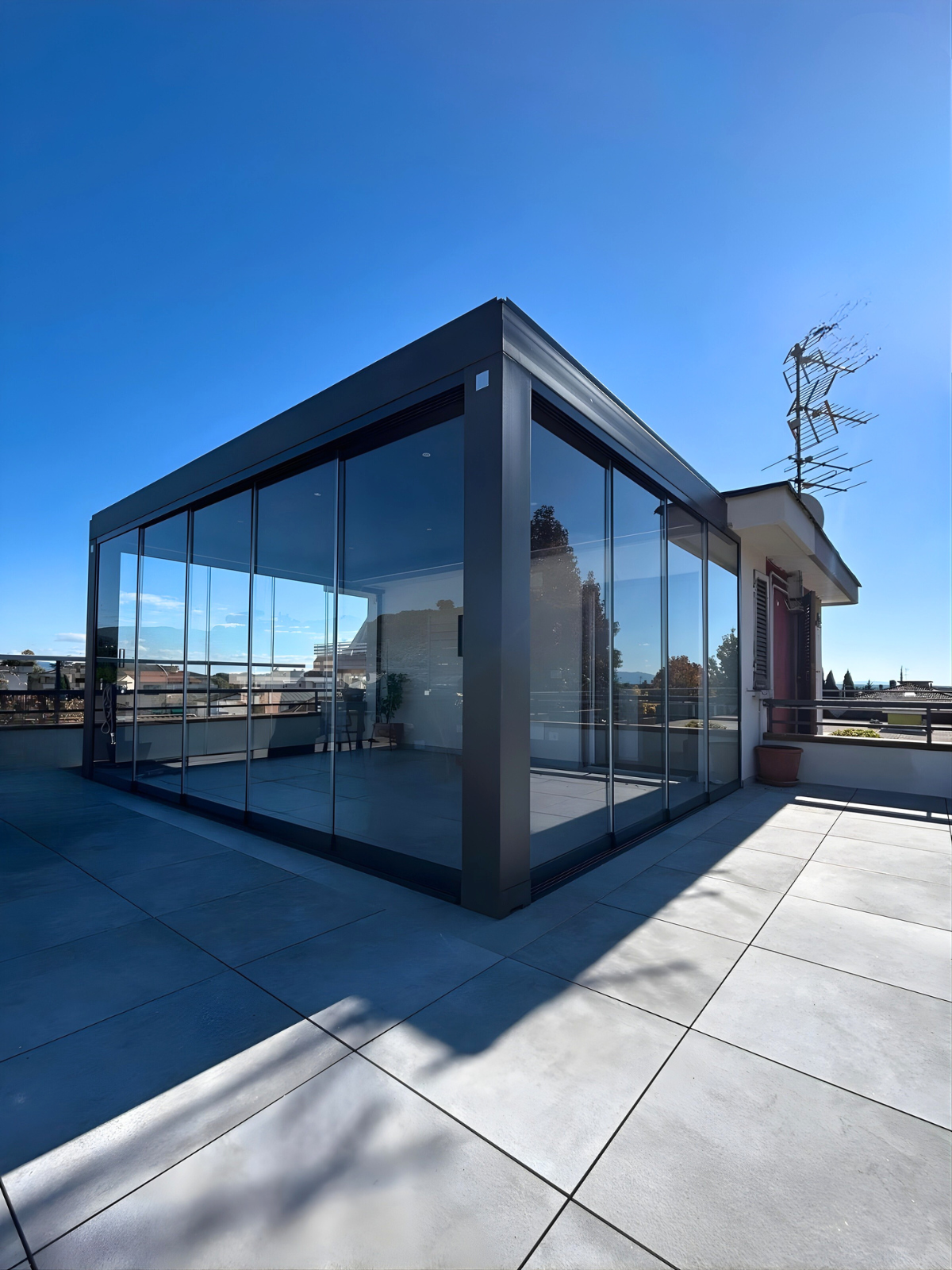 pergola bioclimatica su terrazza